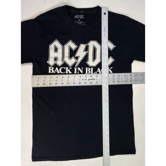 ACDC Back In Black Graphic T-shirt Women Small Black Short Sleeve Music - Picture 5 of 5